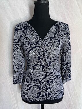 Lucy & Laurel Navy and White Paisley Blouse